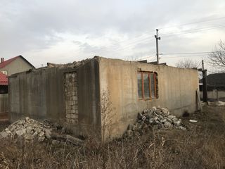 Urgent/ Срочно! Casa nefinisata/ in reconstructie s.Pirita (4 km de la Vadul lui Voda) foto 3