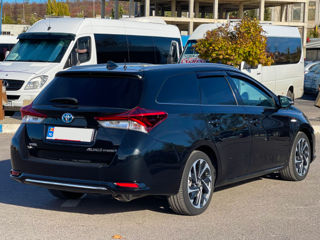 Toyota Auris фото 6