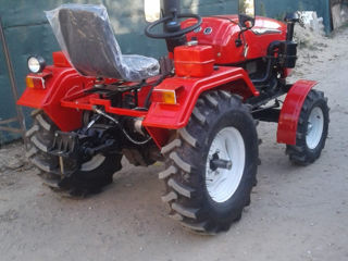 Vînd tractor Aproximativ NOU! foto 7