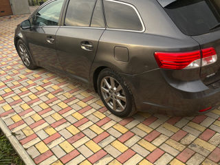 Toyota Avensis foto 4