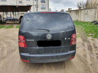 Volkswagen Touran foto 8