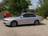 BMW 5 Series foto 1