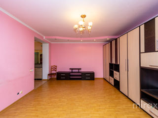 Apartament cu 2 camere, 75 m², Buiucani, Chișinău foto 4
