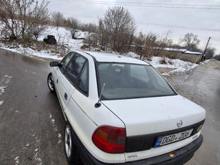 Opel Astra foto 2