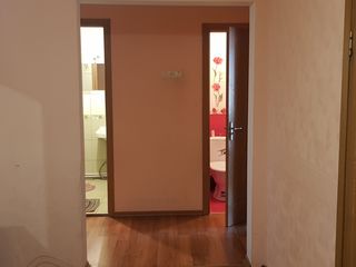 Vind apartament cu 4 odai foto 5