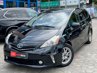 Toyota Prius v foto 1