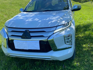 Mitsubishi Pajero Sport фото 1