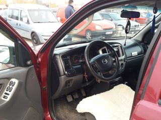 Mazda Tribute foto 3