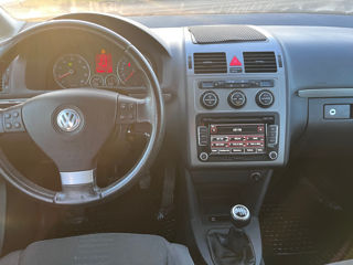 Volkswagen Touran foto 5