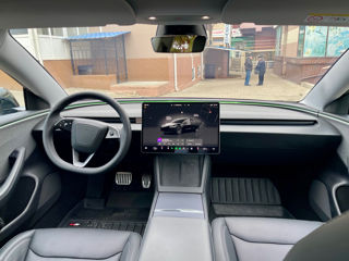 Tesla Model 3 foto 4