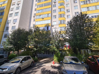 Apartament cu 3 camere, 107 m², Buiucani, Chișinău