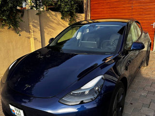 Tesla Model 3 foto 2