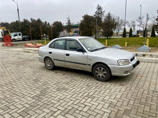 Hyundai Accent foto 2