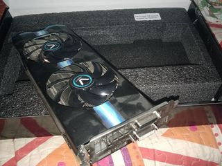 R9 270 x foto 2