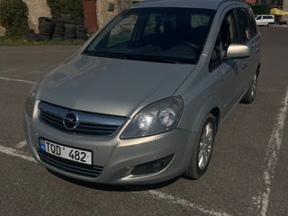 Opel Zafira foto 1