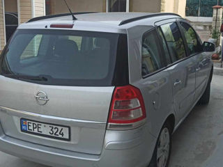 Opel Zafira foto 1