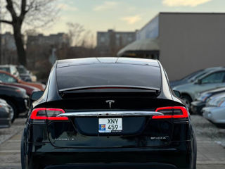 Tesla Model X foto 6