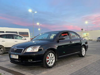 Toyota Avensis foto 2