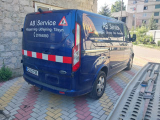 Ford Transit. Castum foto 9