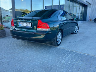 Volvo S60 foto 2