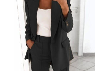 Новый летний черный пиджак ,ткань летняя размер 52 -54-56