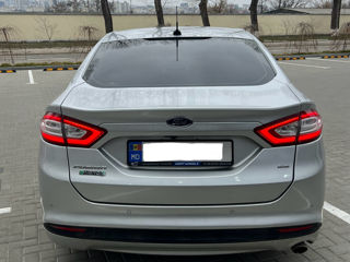 Ford Fusion foto 5