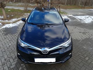 Toyota Auris foto 1