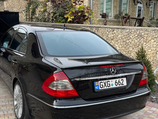 Mercedes E-Class foto 2