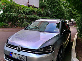 Volkswagen Golf foto 1