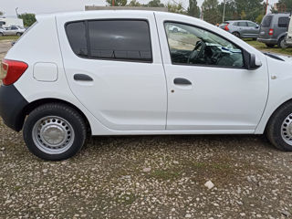 Dacia Sandero foto 2