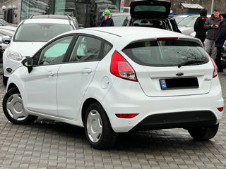 Ford Fiesta foto 5