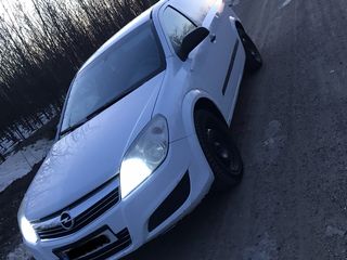 Opel Astra foto 1