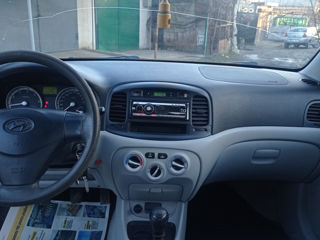 Hyundai Accent foto 7