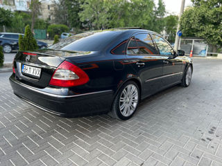 Mercedes E-Class foto 3