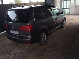 Volkswagen Touran foto 3