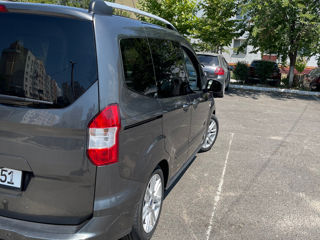 Ford Tourneo Courier foto 4