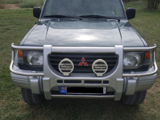 Mitsubishi Pajero foto 3