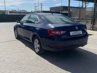 Skoda Superb foto 3