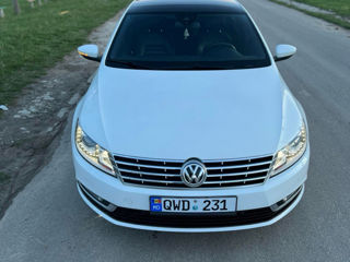 Volkswagen Passat CC foto 2