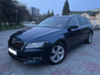 Skoda Superb foto 2