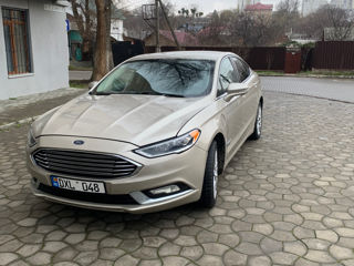 Ford Fusion foto 2