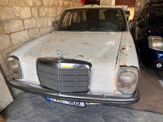 Mercedes W115 2.0 diesel 1975 foto 5