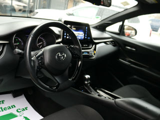 Toyota C-HR foto 10