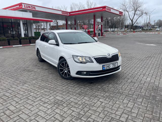 Skoda Superb foto 2