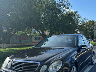 Mercedes E-Class foto 1