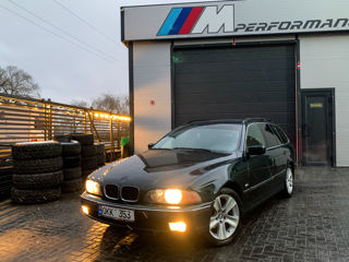 BMW 5 Series foto 12