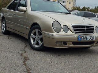 Mercedes E-Class foto 7