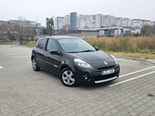 Renault Clio foto 2