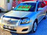 Toyota Avensis foto 3