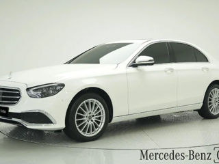 Mercedes E-Class foto 1